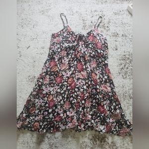 Maurcies Floral Tie Front Strappy Baby Doll Swing Dress Size Large